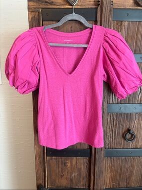 Anthropologie Fuchsia Puff-Sleeve V-Neck Tee